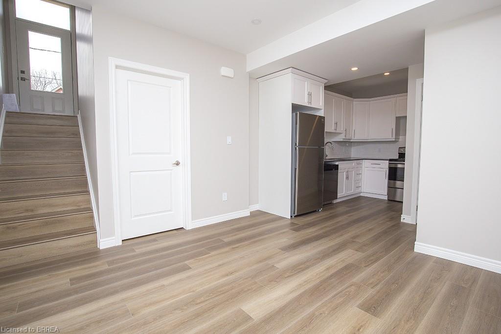 355 Wellington Street, Brantford, ON - Indoor