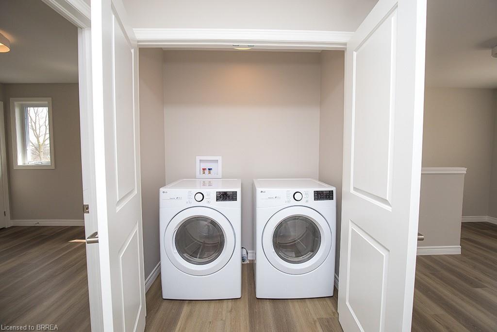 355 Wellington Street, Brantford, ON - Indoor Photo Showing Laundry Room