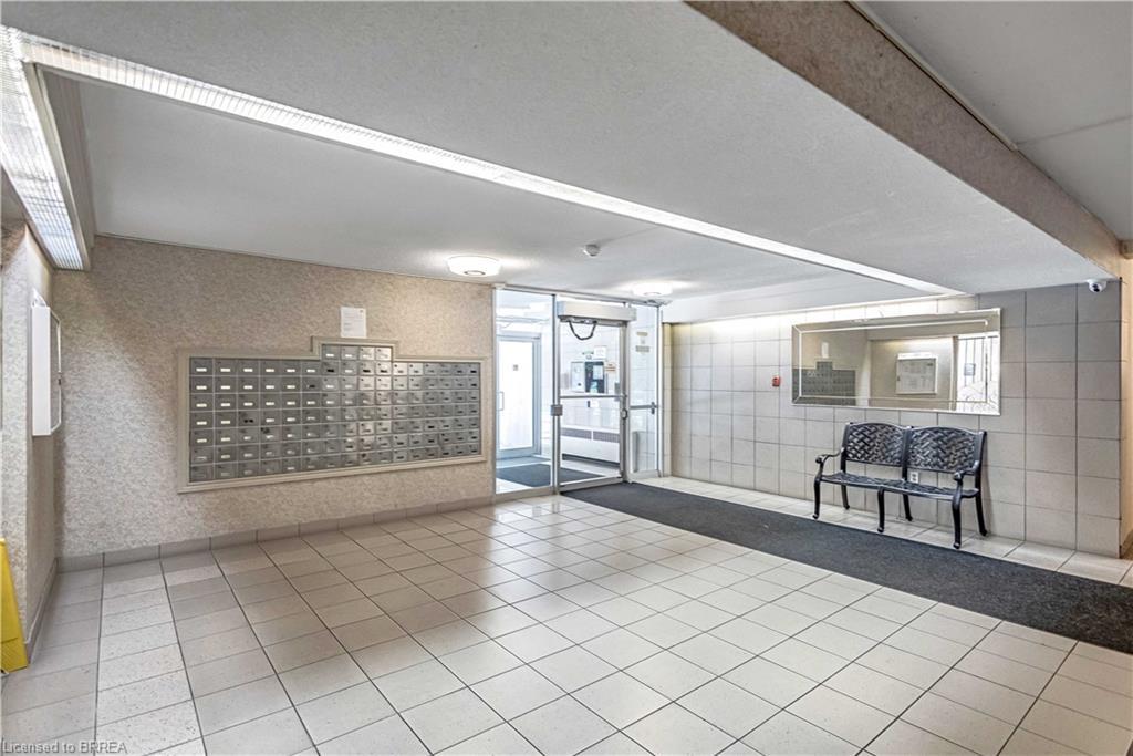 507-1964 Main Street W, Hamilton, ON - Indoor Photo Showing Other Room