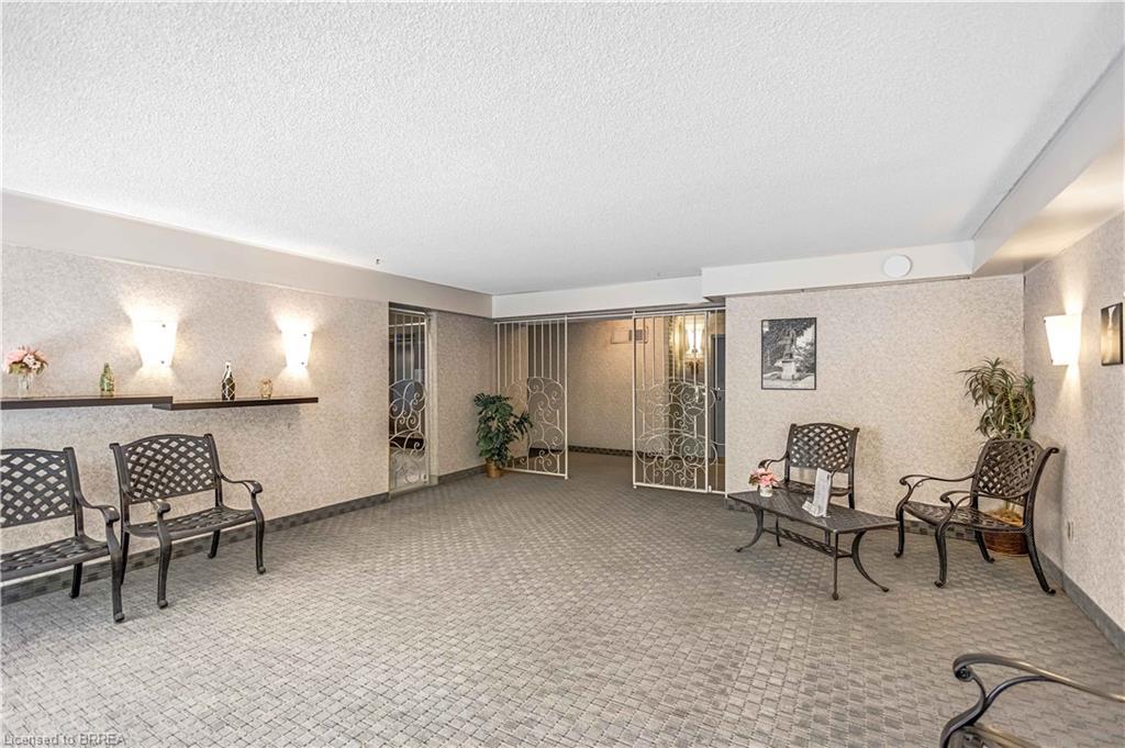 507-1964 Main Street W, Hamilton, ON - Indoor Photo Showing Other Room