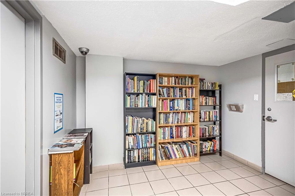 507-1964 Main Street W, Hamilton, ON - Indoor