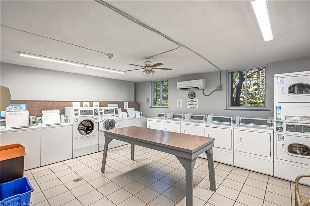 507-1964 Main Street W, Hamilton, ON - Indoor Photo Showing Laundry Room