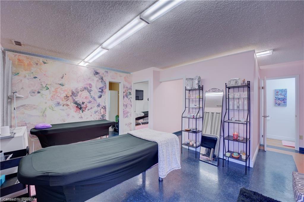 325 Fairview Drive, Brantford, ON