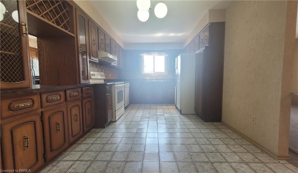 325 Fairview Drive, Brantford, ON