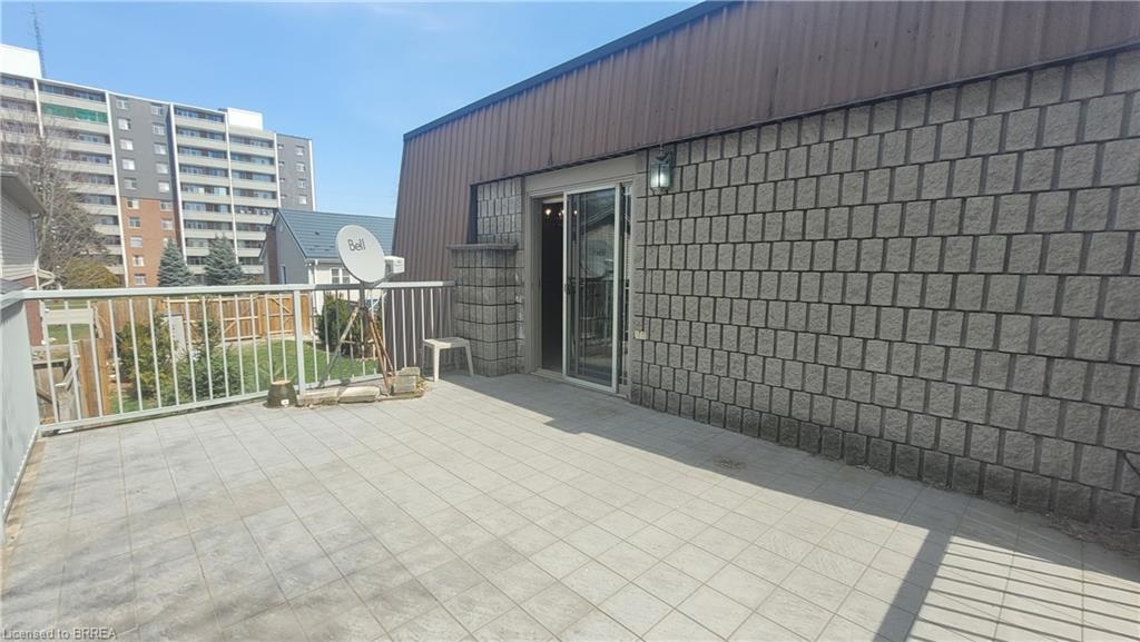 325 Fairview Drive, Brantford, ON