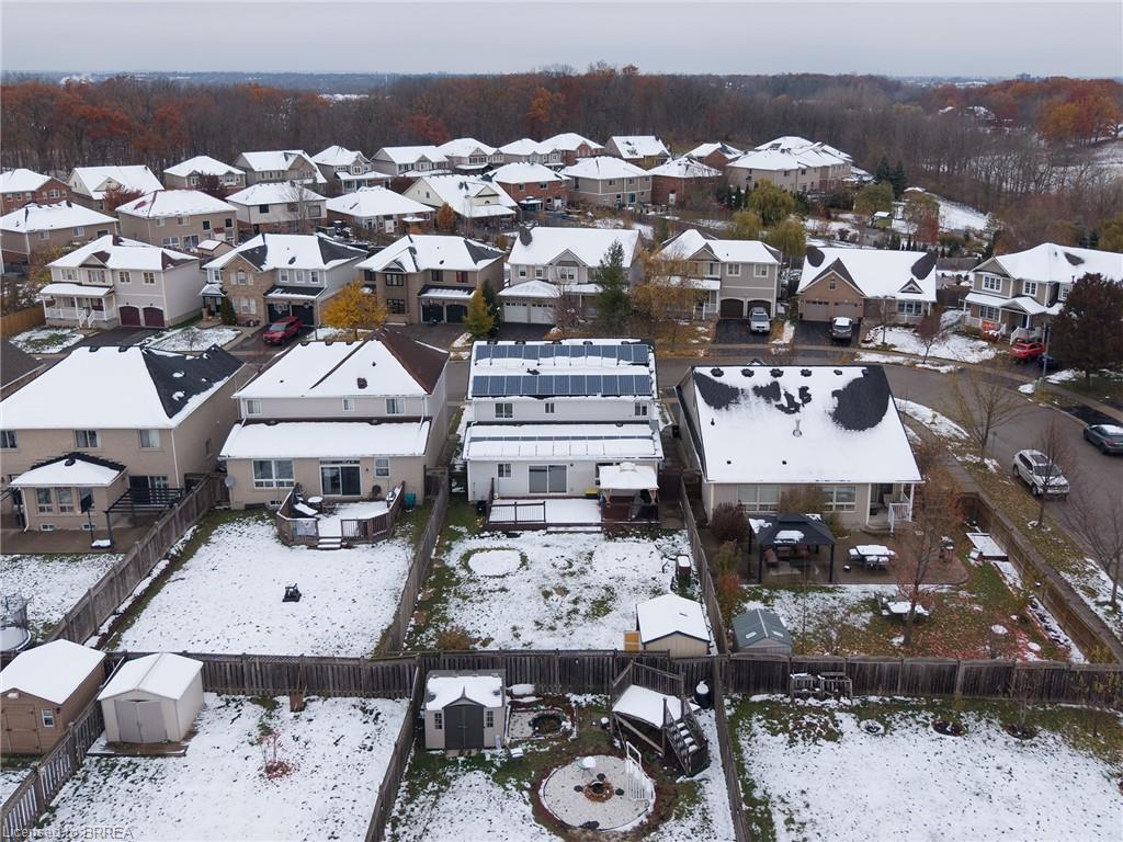 110 Hunter Way, Brantford, ON - Outdoor