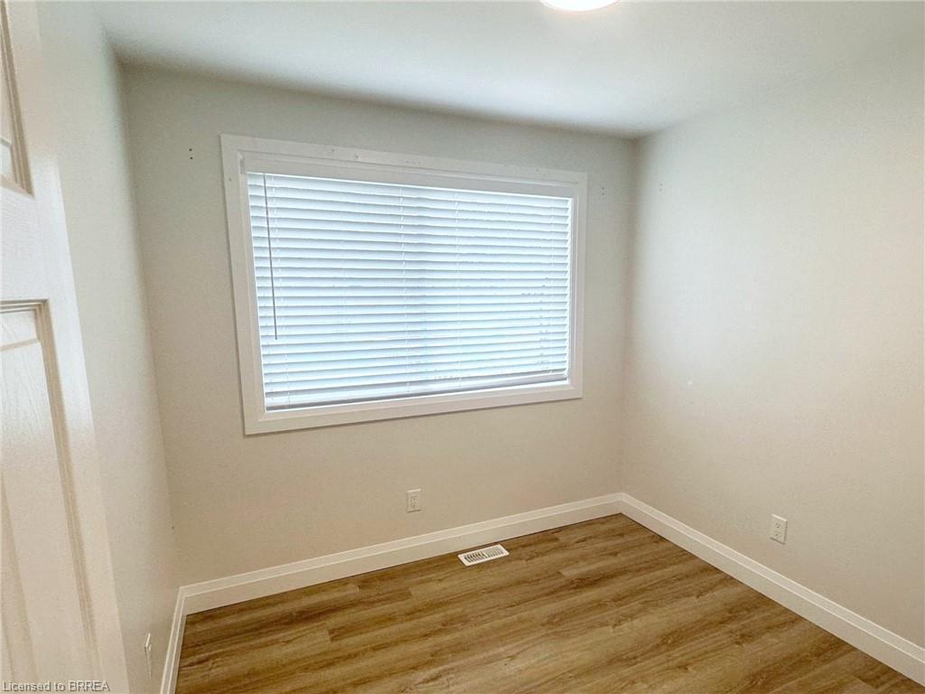 75 Henderson Avenue, Brantford, ON - Indoor Photo Showing Other Room