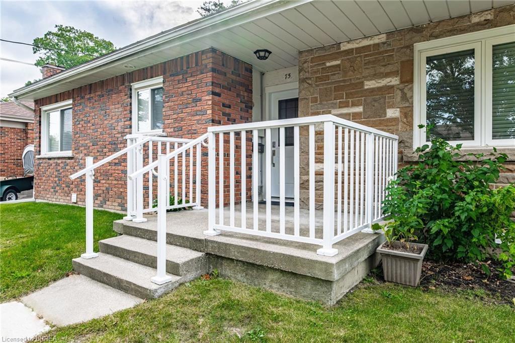 75 Henderson Avenue, Brantford, ON - Outdoor With Deck Patio Veranda With Exterior