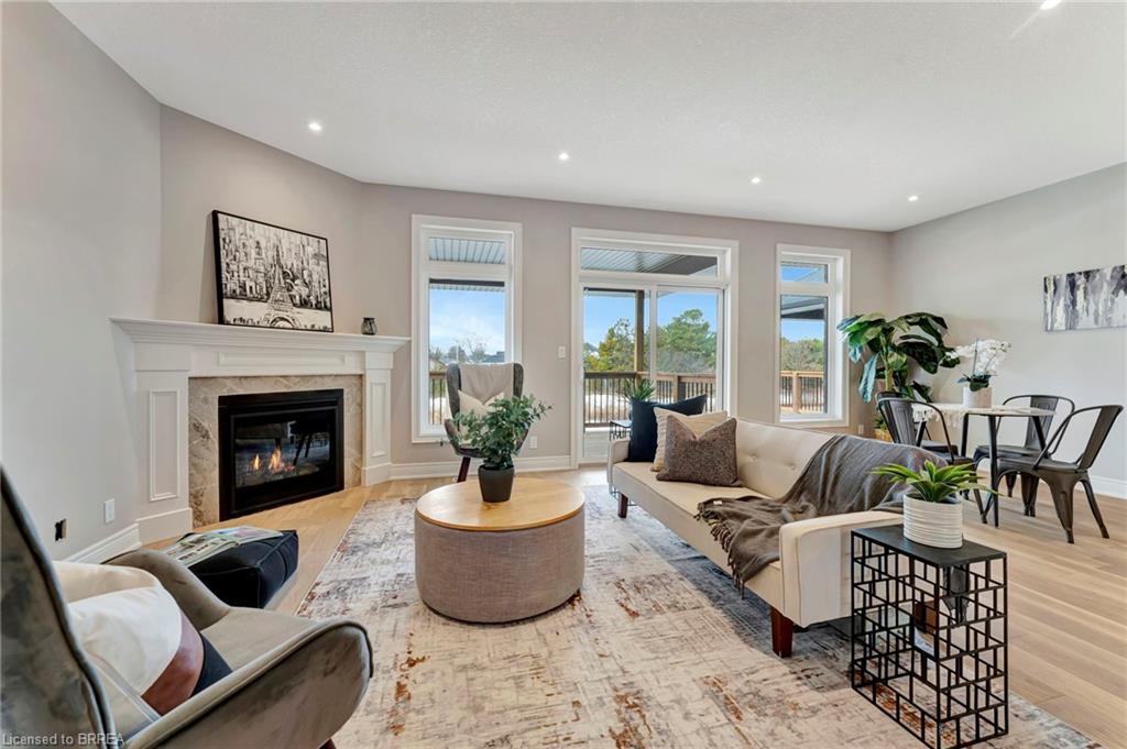 89 Craddock Boulevard, Jarvis, ON - Indoor Photo Showing Living Room With Fireplace
