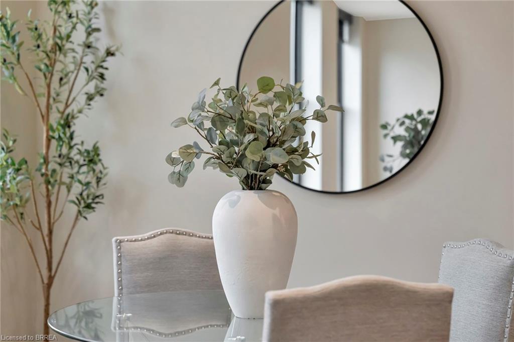 202-7 Grand River Street N, Paris, ON - Indoor Photo Showing Other Room