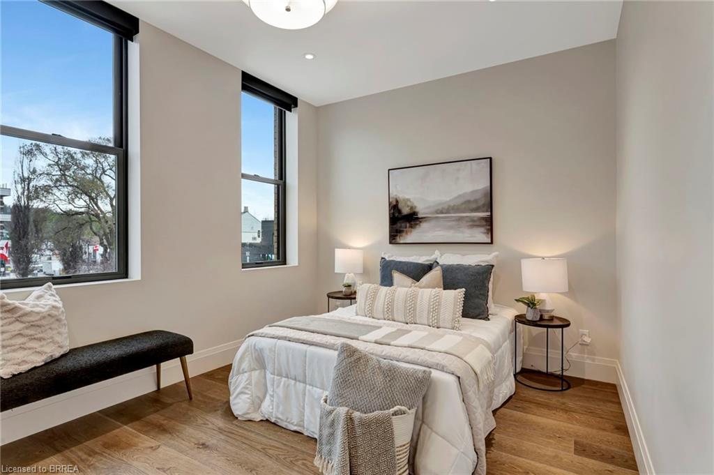 202-7 Grand River Street N, Paris, ON - Indoor Photo Showing Bedroom