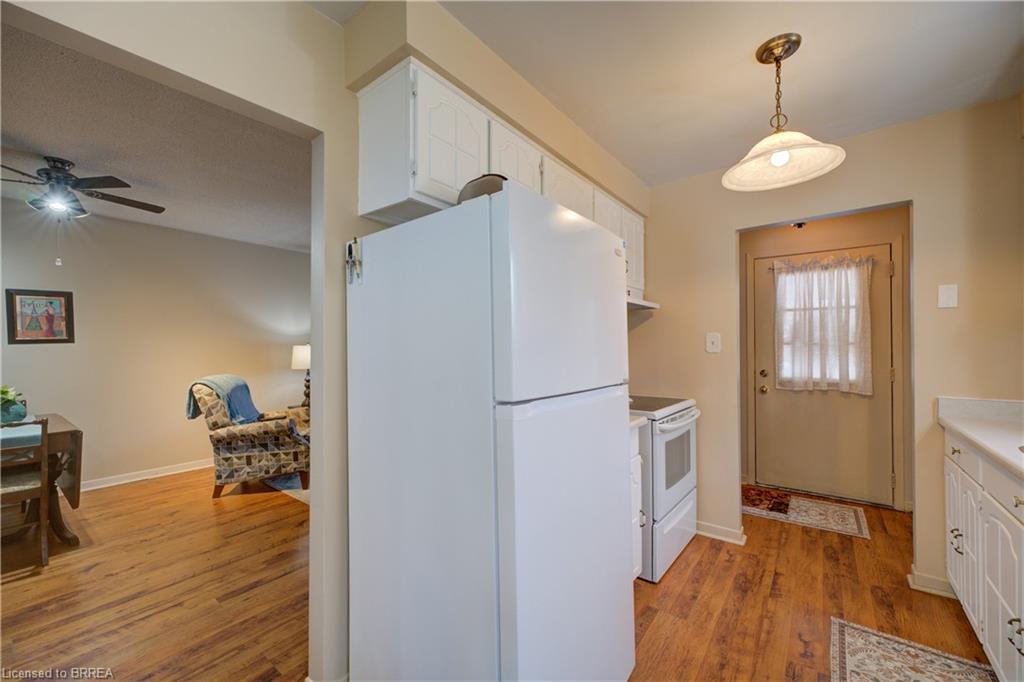 9 Max Webster Road, Brantford, ON - Indoor Photo Showing Kitchen