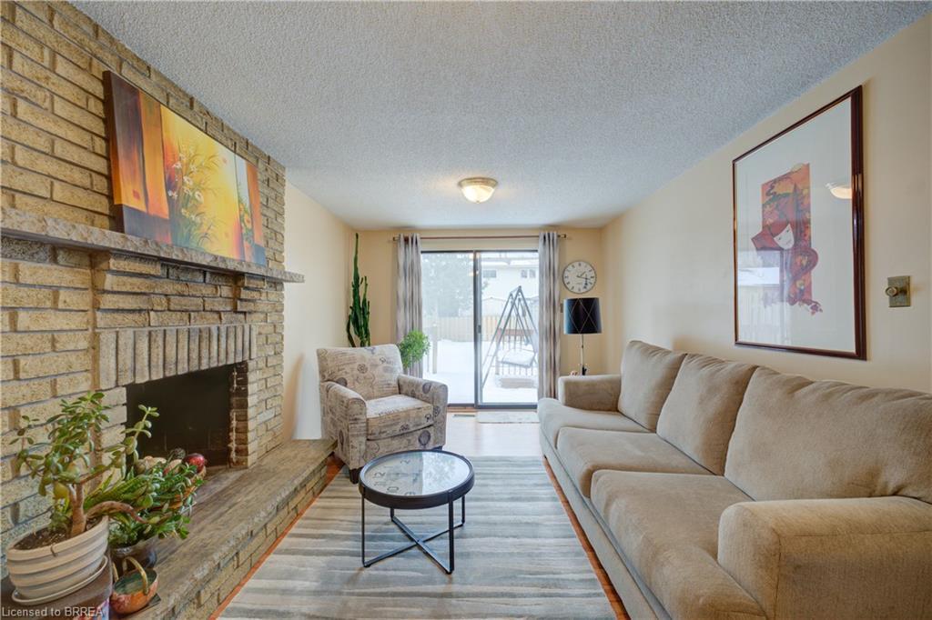 9 Max Webster Road, Brantford, ON - Indoor Photo Showing Living Room With Fireplace