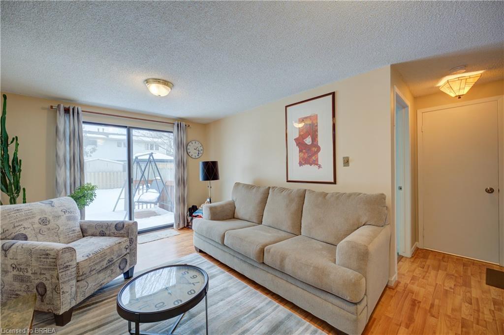 9 Max Webster Road, Brantford, ON - Indoor Photo Showing Living Room