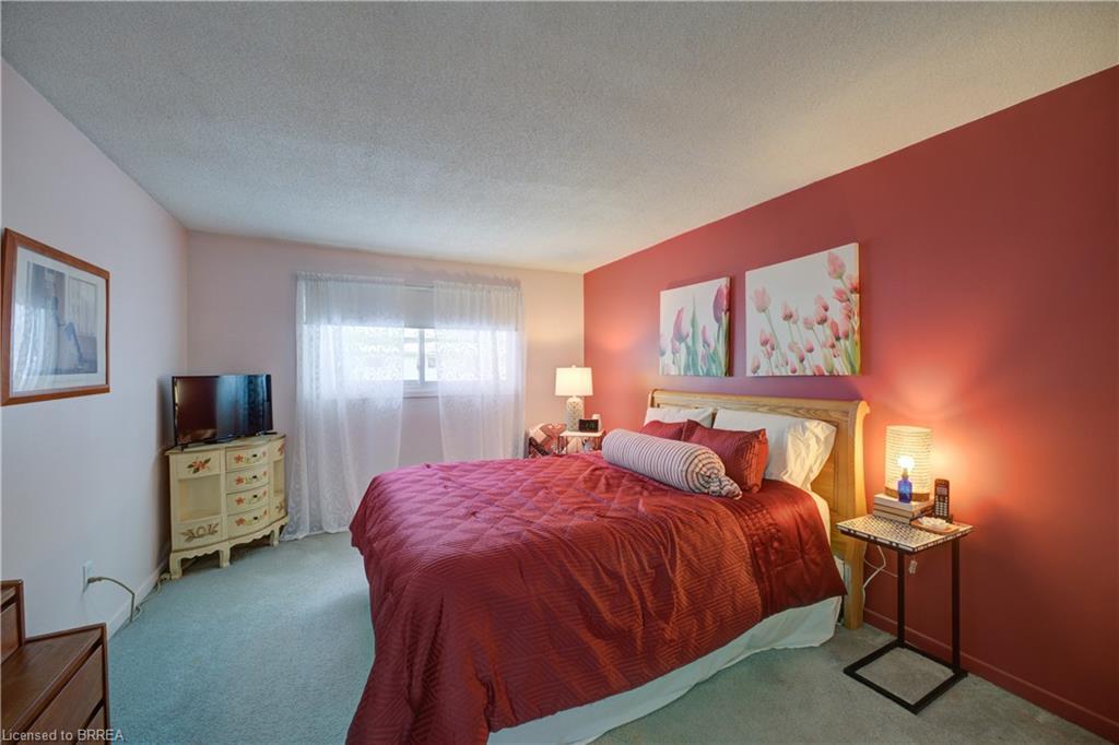 9 Max Webster Road, Brantford, ON - Indoor Photo Showing Bedroom