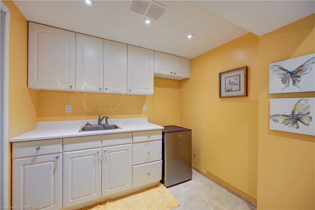 9 Max Webster Road, Brantford, ON - Indoor