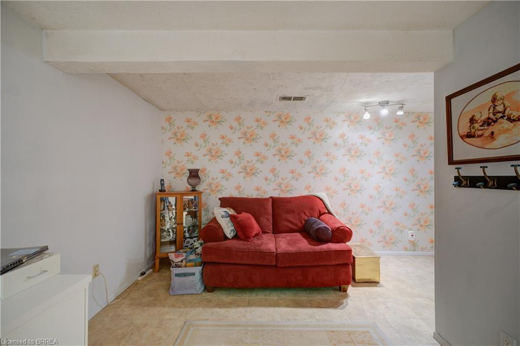 9 Max Webster Road, Brantford, ON - Indoor Photo Showing Other Room