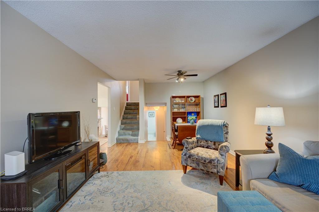 9 Max Webster Road, Brantford, ON - Indoor Photo Showing Living Room