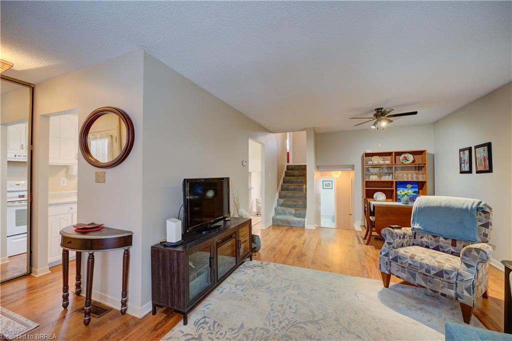 9 Max Webster Road, Brantford, ON - Indoor Photo Showing Living Room