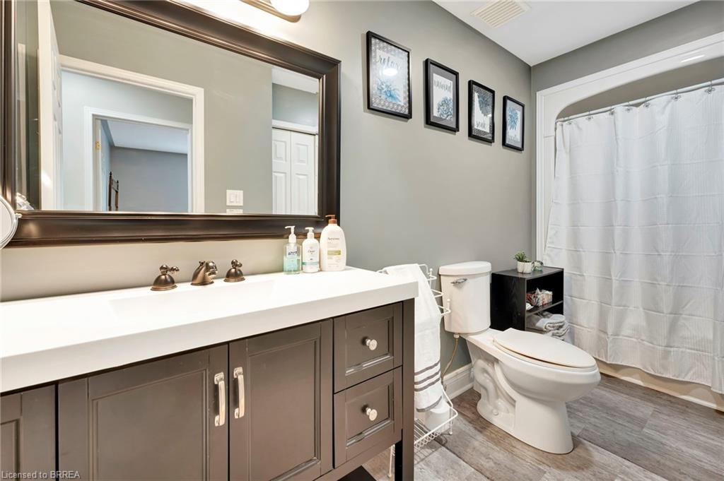 1565 Old Brock Street, Vittoria, ON - Indoor Photo Showing Bathroom