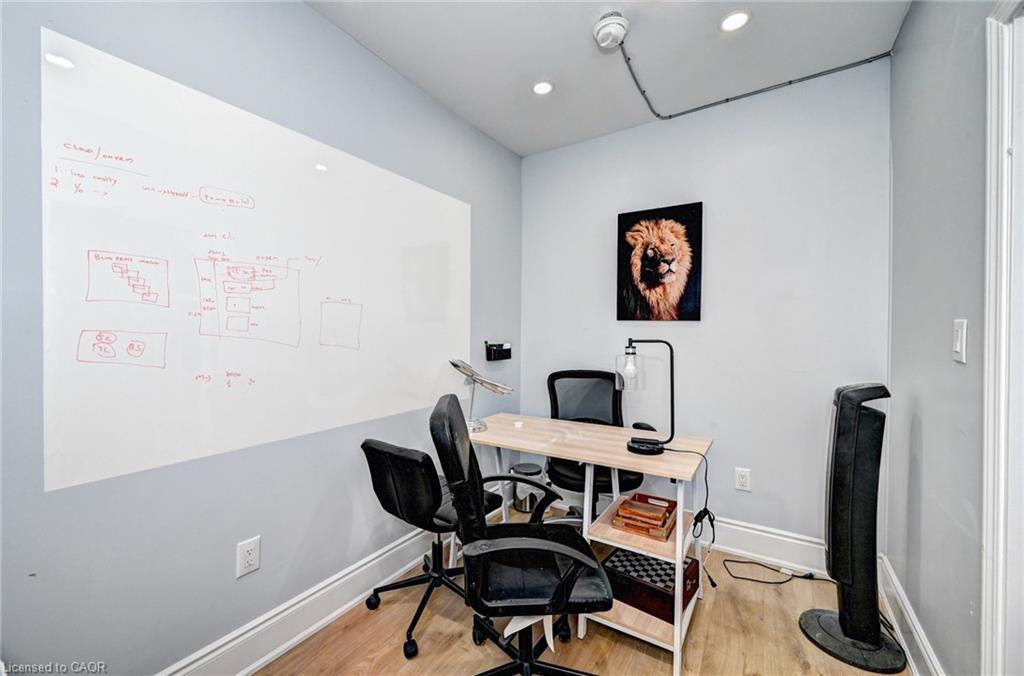 15 Ainslie Street N, Cambridge, ON