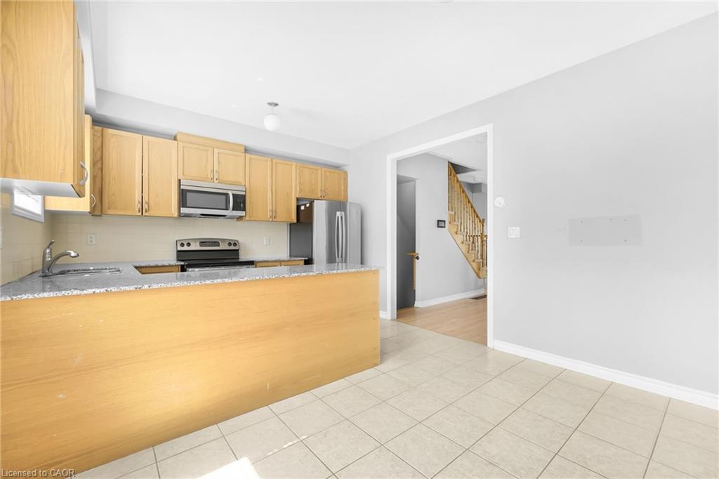 21 Kayak Heights, Brampton, ON - Indoor Photo Showing Kitchen With Stainless Steel Kitchen