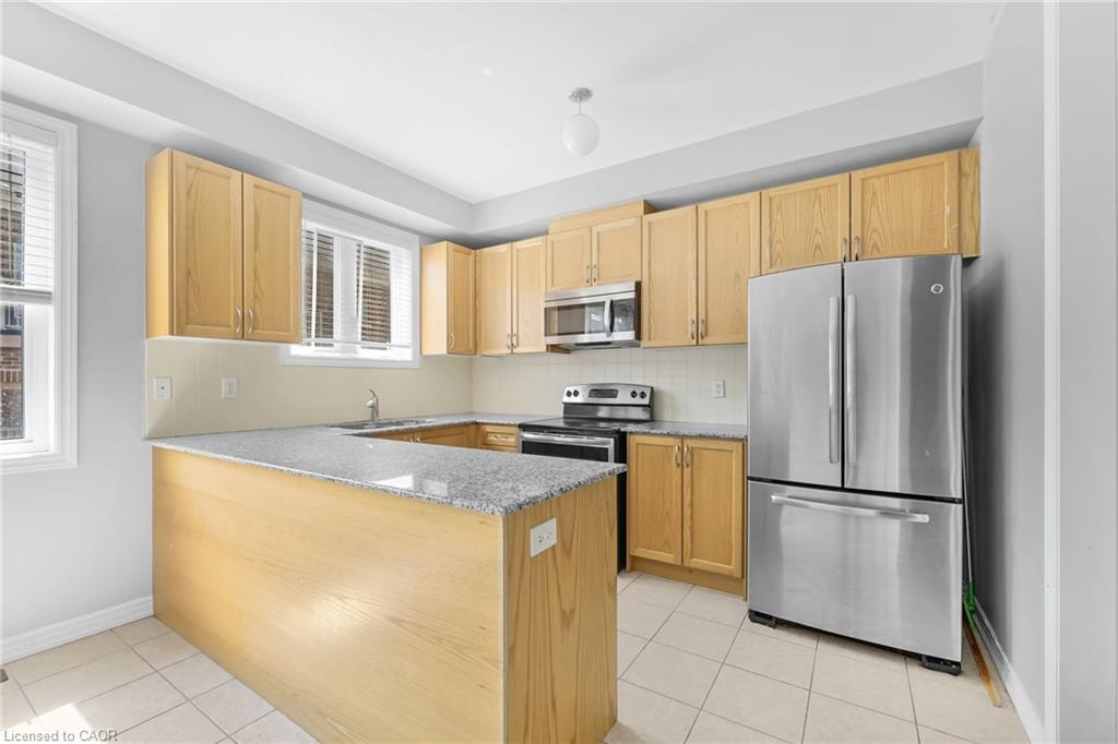 21 Kayak Heights, Brampton, ON - Indoor Photo Showing Kitchen With Stainless Steel Kitchen