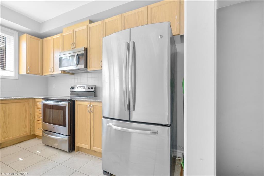 21 Kayak Heights, Brampton, ON - Indoor Photo Showing Kitchen With Stainless Steel Kitchen