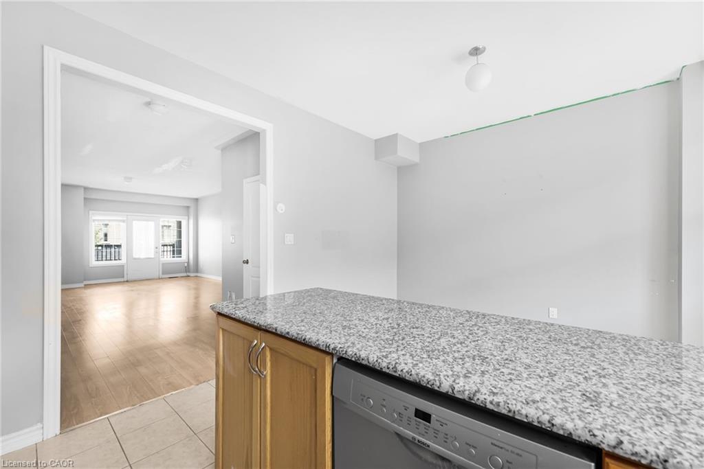 21 Kayak Heights, Brampton, ON - Indoor Photo Showing Kitchen