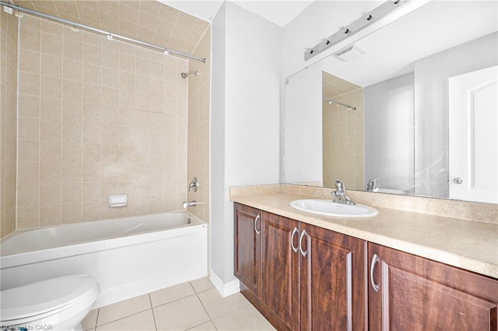 21 Kayak Heights, Brampton, ON - Indoor Photo Showing Bathroom