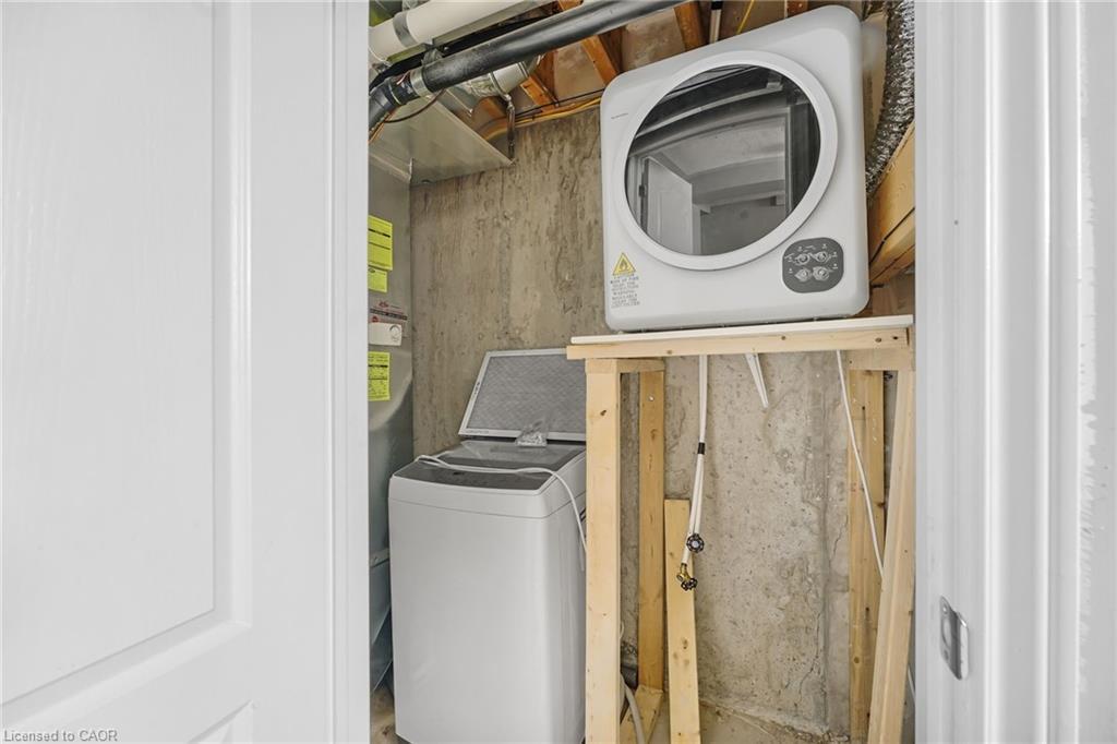 21 Kayak Heights, Brampton, ON - Indoor Photo Showing Laundry Room