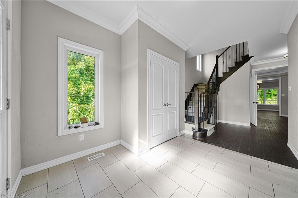 21 Scotia Road, Georgina, ON - Indoor Photo Showing Other Room