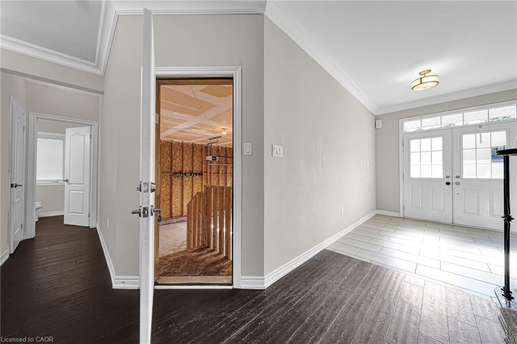 21 Scotia Road, Georgina, ON - Indoor Photo Showing Other Room