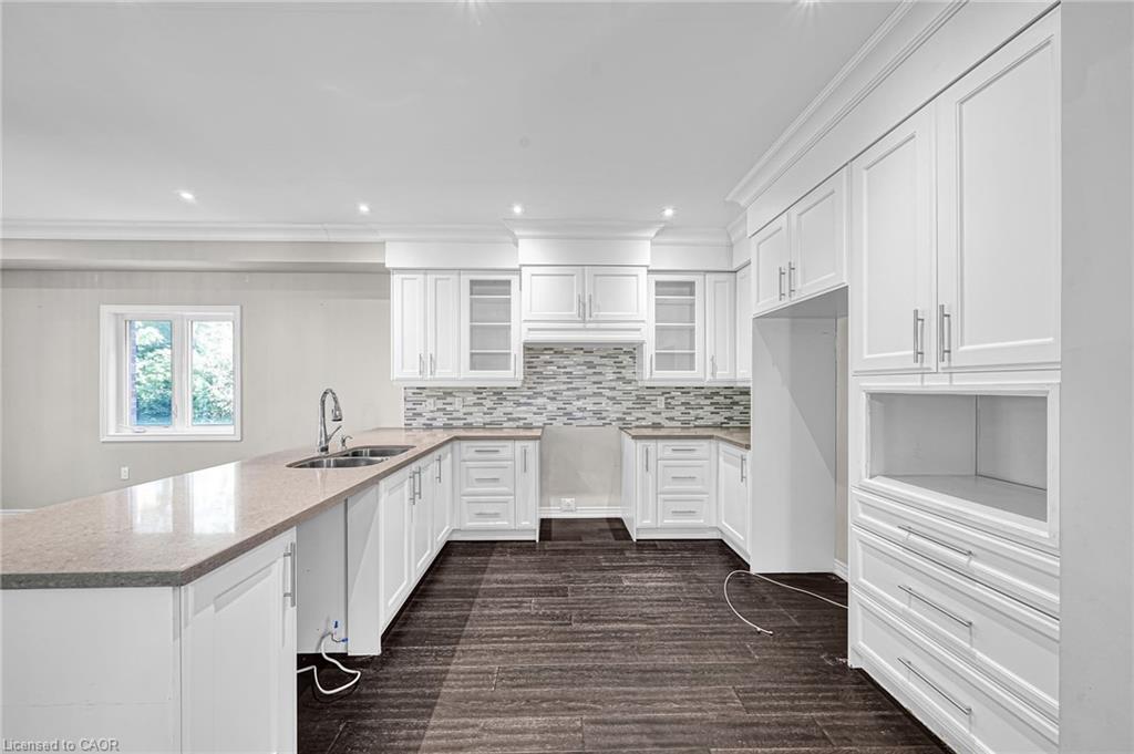 21 Scotia Road, Georgina, ON - Indoor Photo Showing Kitchen With Double Sink With Upgraded Kitchen