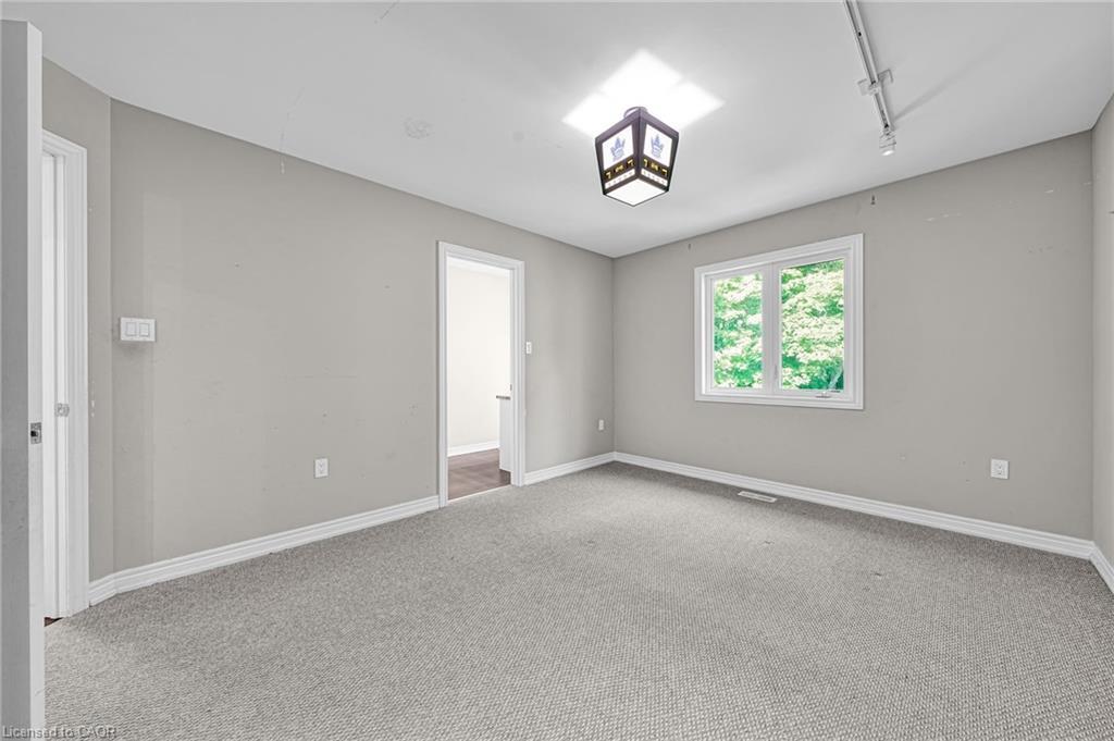 21 Scotia Road, Georgina, ON - Indoor Photo Showing Other Room