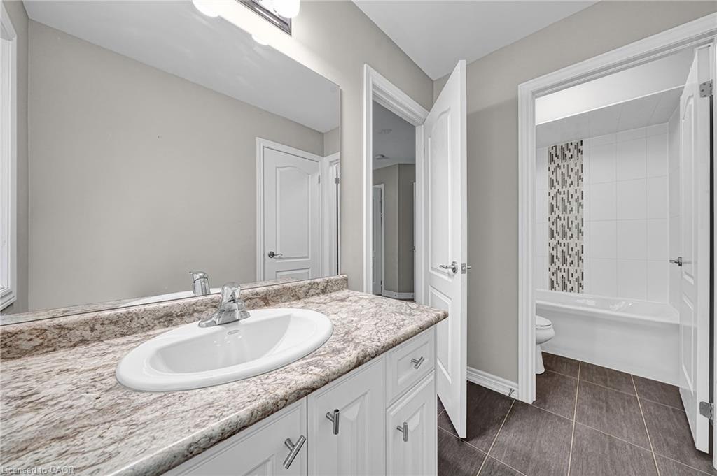 21 Scotia Road, Georgina, ON - Indoor Photo Showing Bathroom