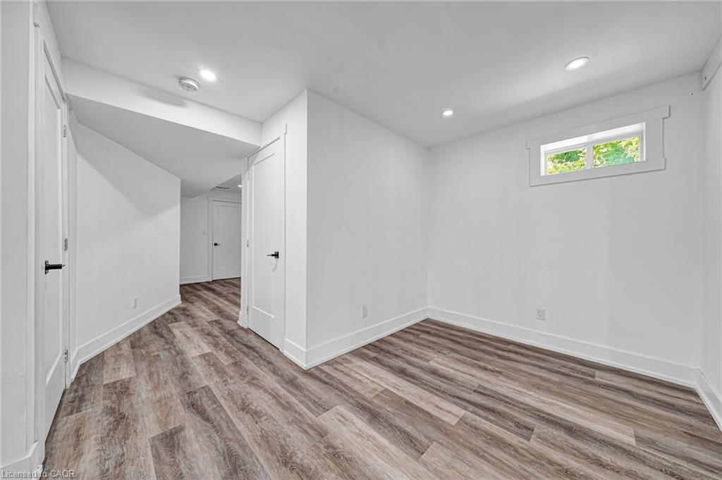 21 Scotia Road, Georgina, ON - Indoor Photo Showing Other Room