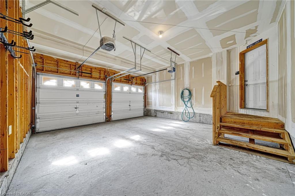 21 Scotia Road, Georgina, ON - Indoor Photo Showing Garage