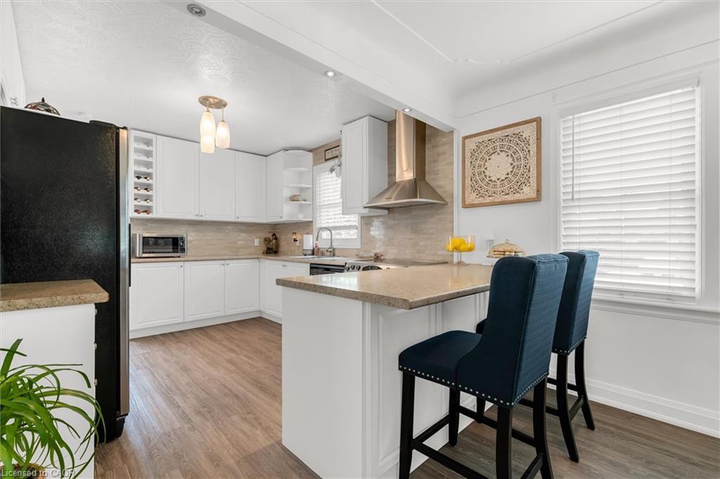 97 Bell Avenue, Hamilton, ON - Indoor Photo Showing Kitchen