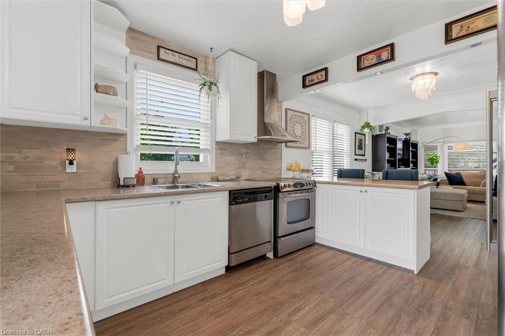 97 Bell Avenue, Hamilton, ON - Indoor Photo Showing Kitchen