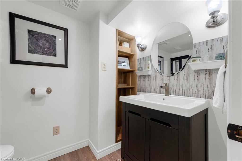 97 Bell Avenue, Hamilton, ON - Indoor Photo Showing Bathroom
