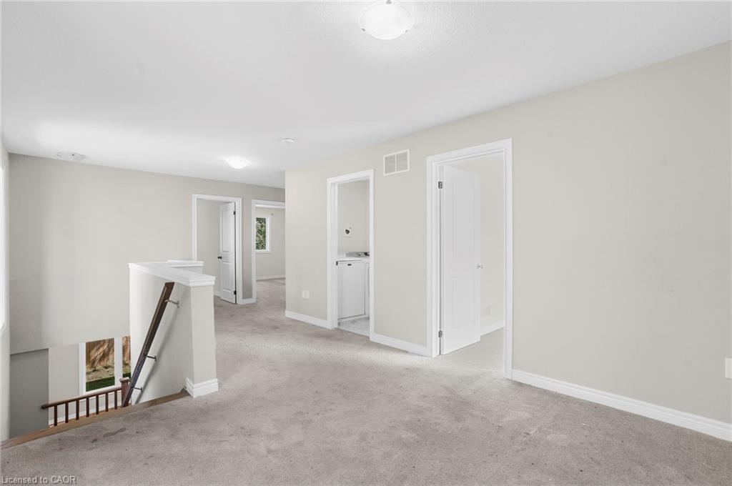 32 Alayche Trail, Welland, ON - Indoor Photo Showing Other Room