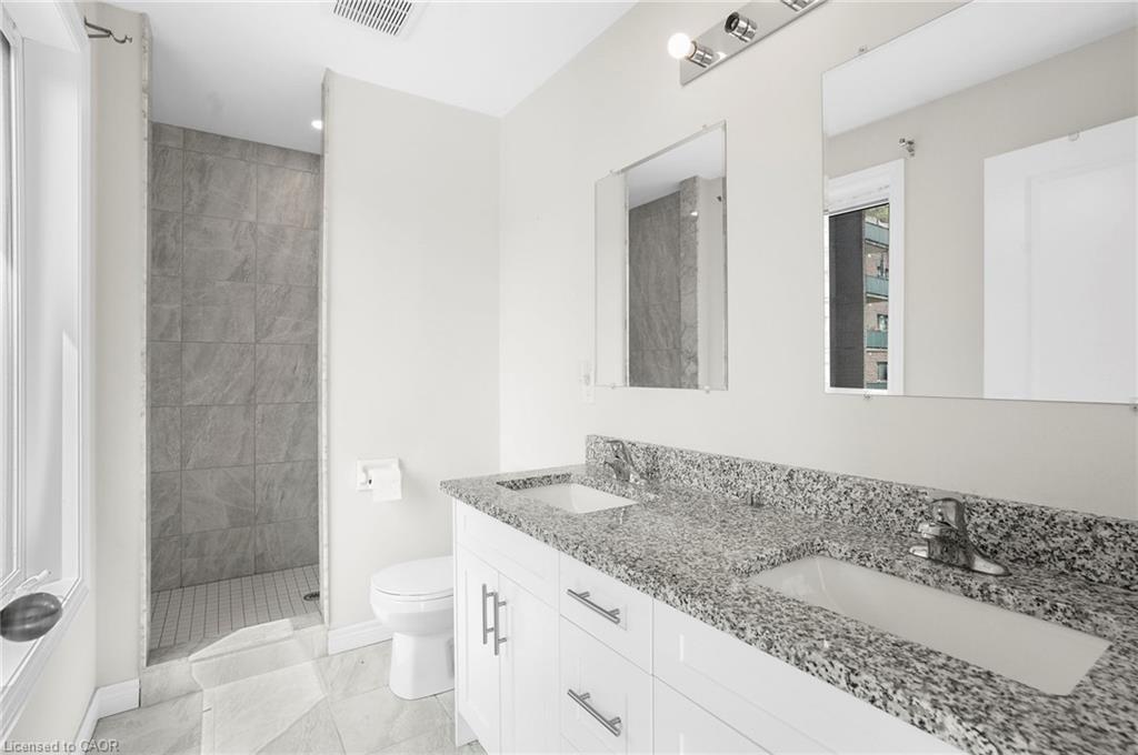 32 Alayche Trail, Welland, ON - Indoor Photo Showing Bathroom