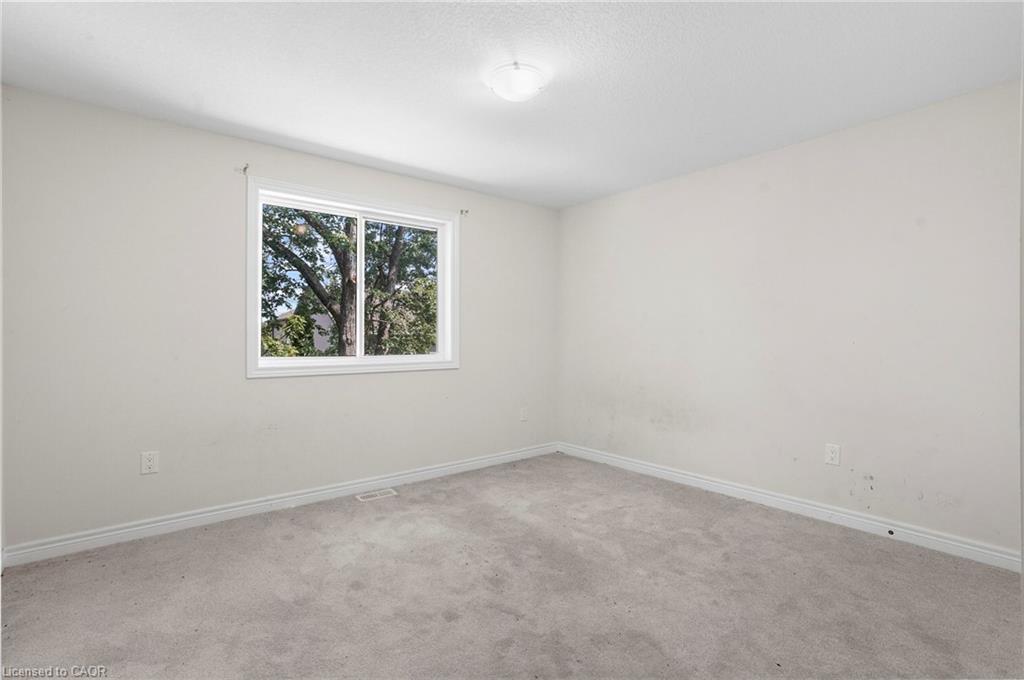 32 Alayche Trail, Welland, ON - Indoor Photo Showing Other Room