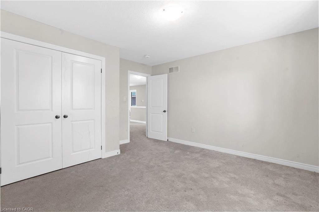 32 Alayche Trail, Welland, ON - Indoor Photo Showing Other Room