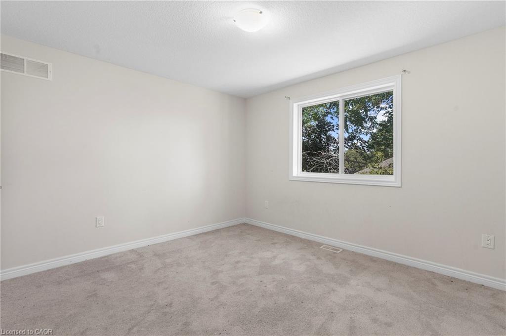 32 Alayche Trail, Welland, ON - Indoor Photo Showing Other Room