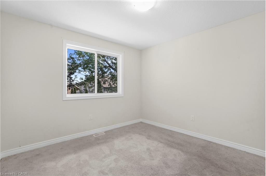 32 Alayche Trail, Welland, ON - Indoor Photo Showing Other Room