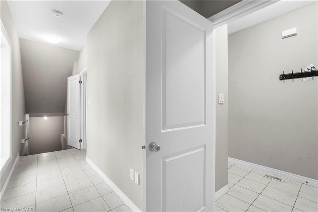 32 Alayche Trail, Welland, ON - Indoor Photo Showing Other Room