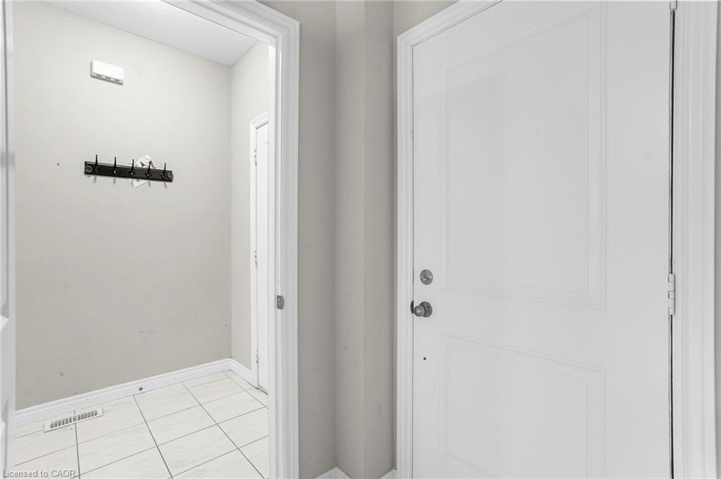 32 Alayche Trail, Welland, ON - Indoor Photo Showing Other Room