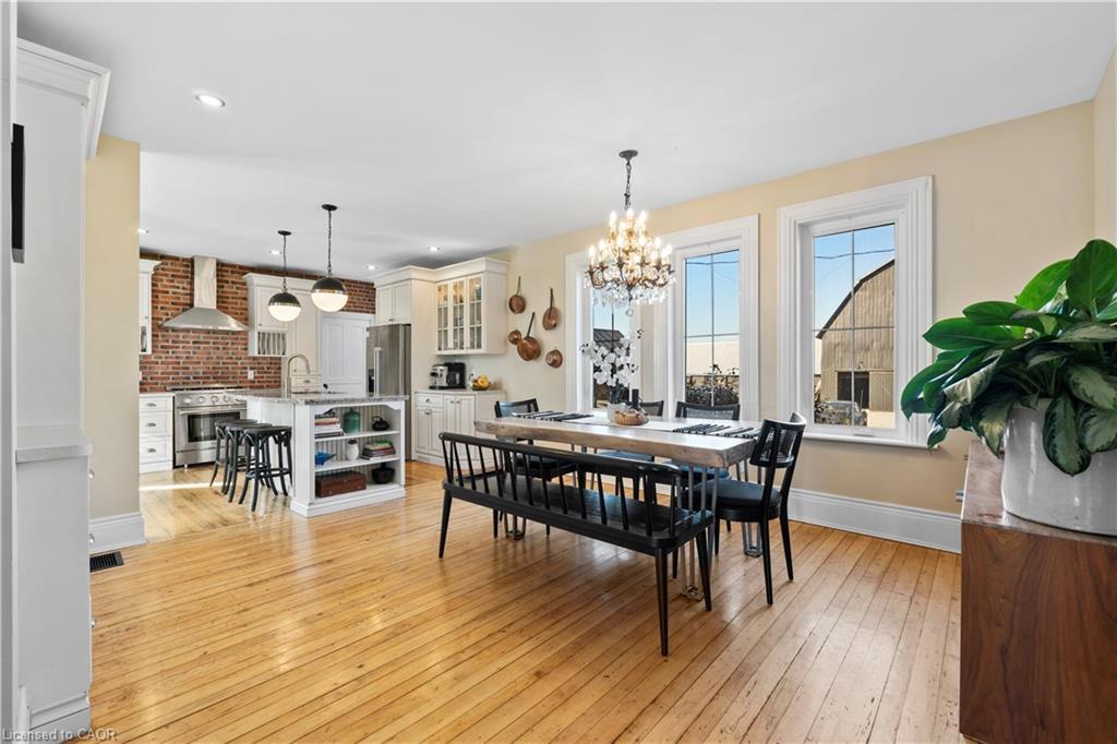 110 Cream Street, Fenwick, ON - Indoor Photo Showing Dining Room